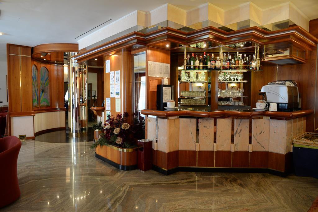 Hotel Posta Comano Terme Exterior foto